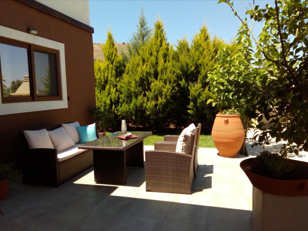 House Veggera - Private Swimming Pool Guest House Pombia Exterior photo